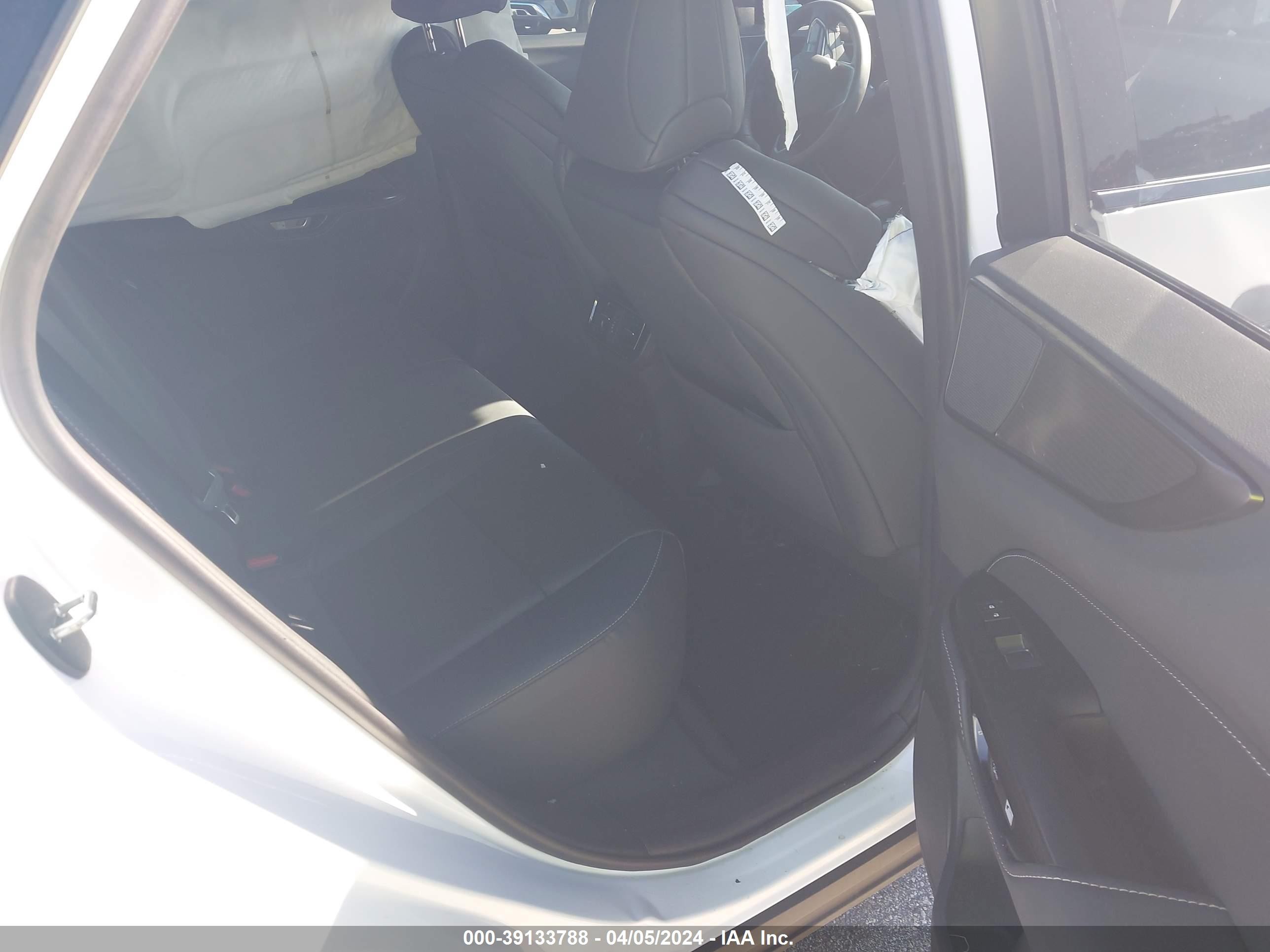 Photo 7 VIN: 2T2KGCEZ3RC038379 - LEXUS NX 