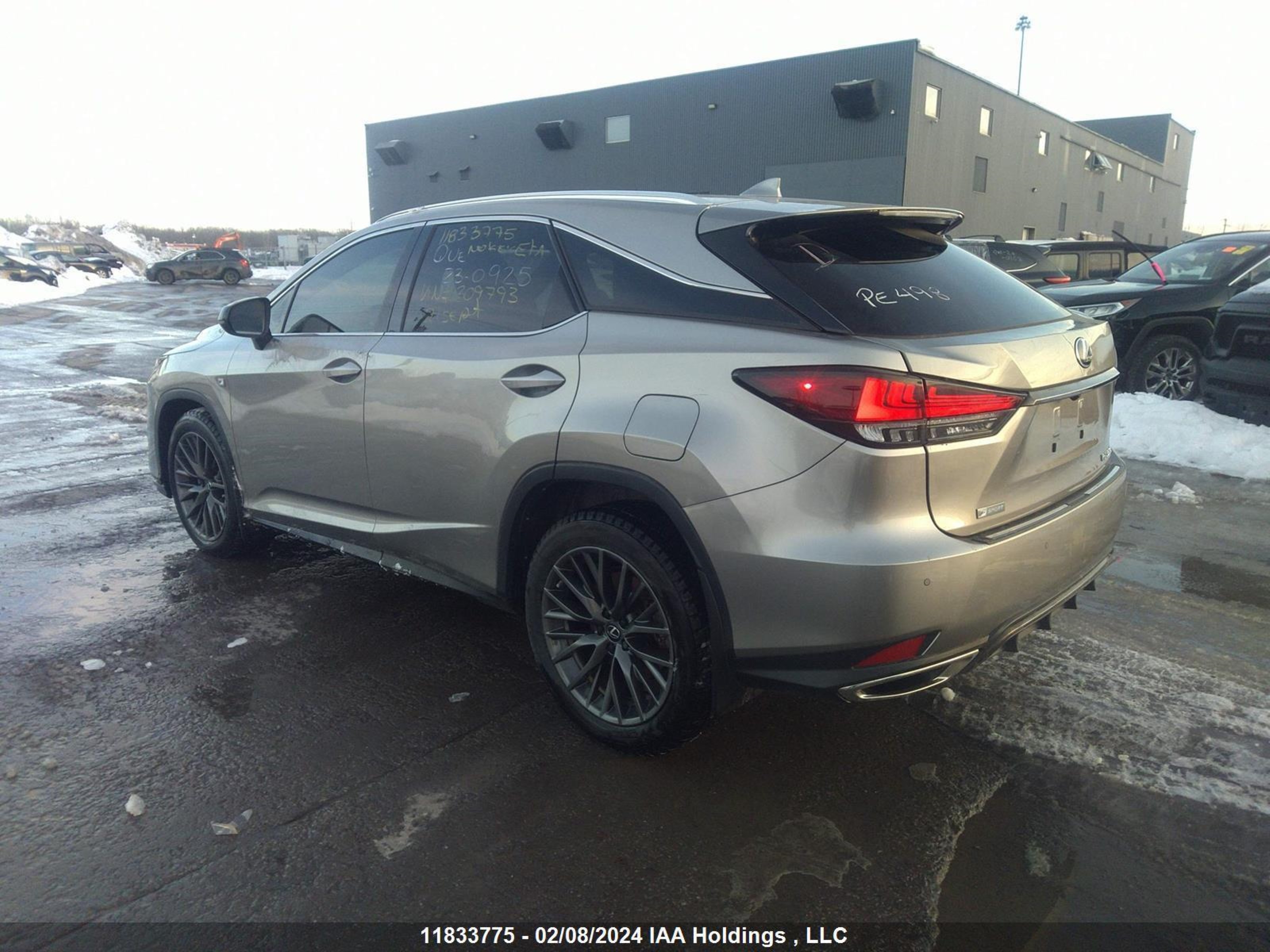 Photo 2 VIN: 2T2YZMDAXNC309793 - LEXUS RX 