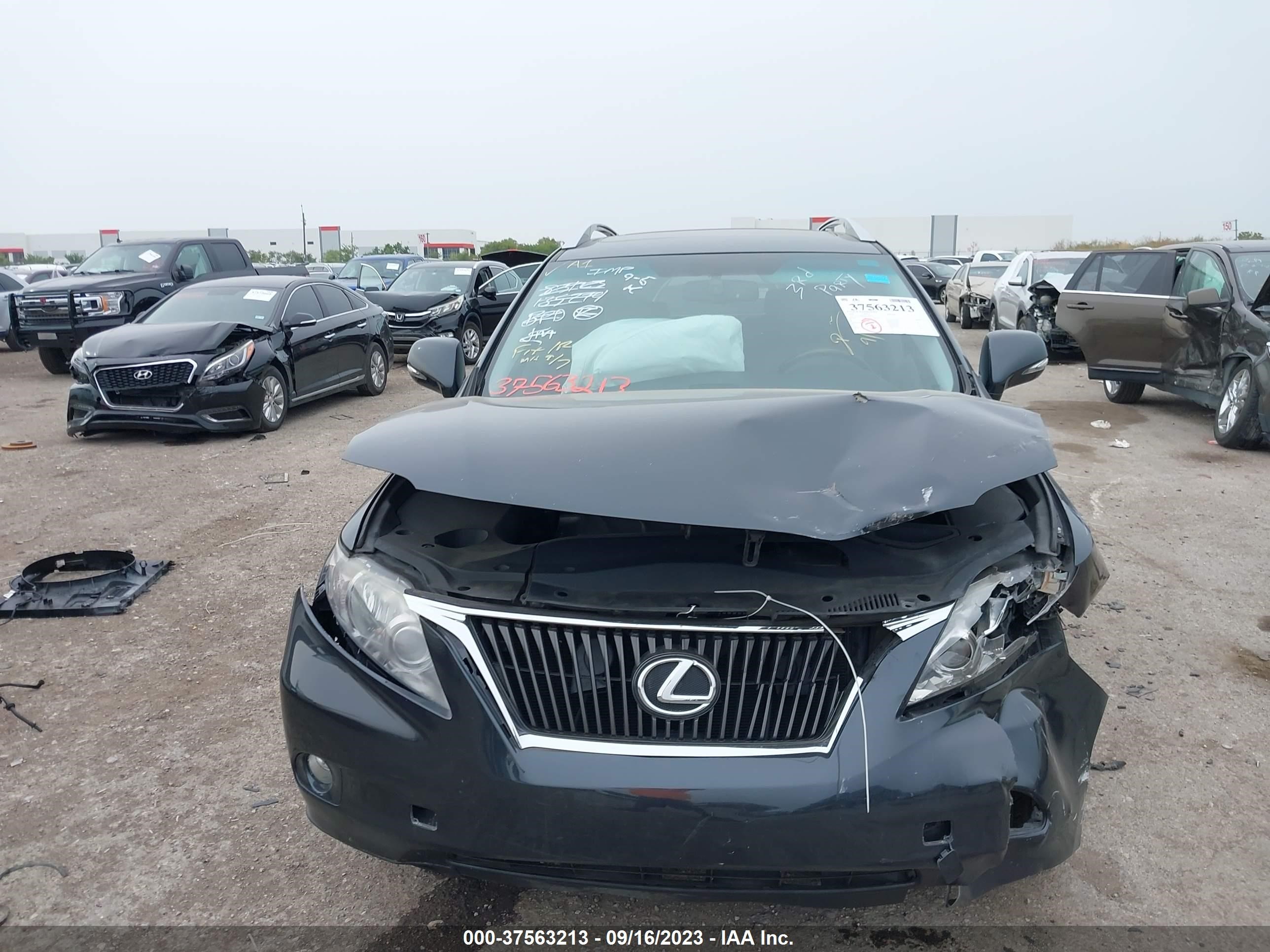 Photo 11 VIN: 2T2ZK1BA0AC020913 - LEXUS RX 