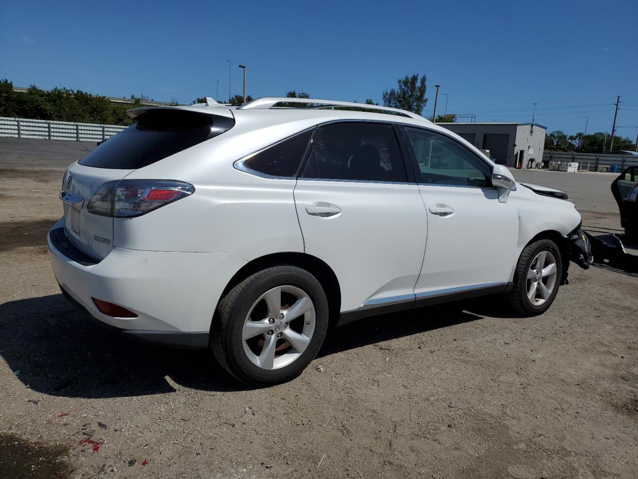 Photo 2 VIN: 2T2ZK1BA1BC061066 - LEXUS RX 