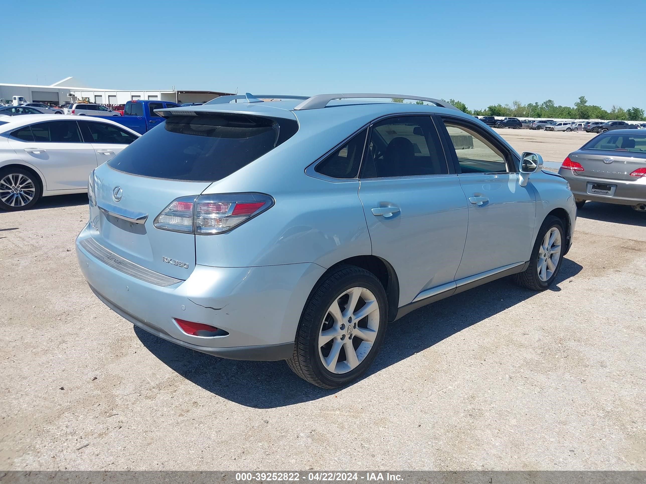 Photo 3 VIN: 2T2ZK1BA6AC030104 - LEXUS RX 