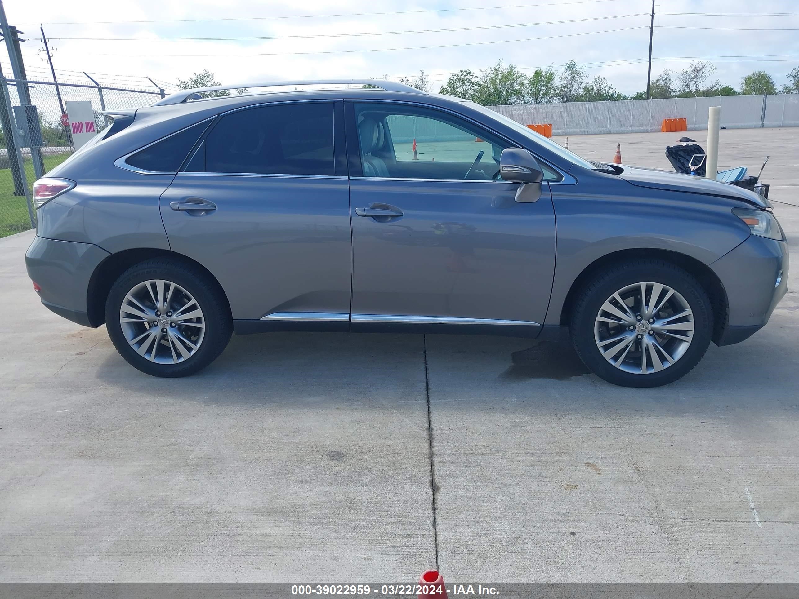 Photo 12 VIN: 2T2ZK1BA6DC092333 - LEXUS RX 