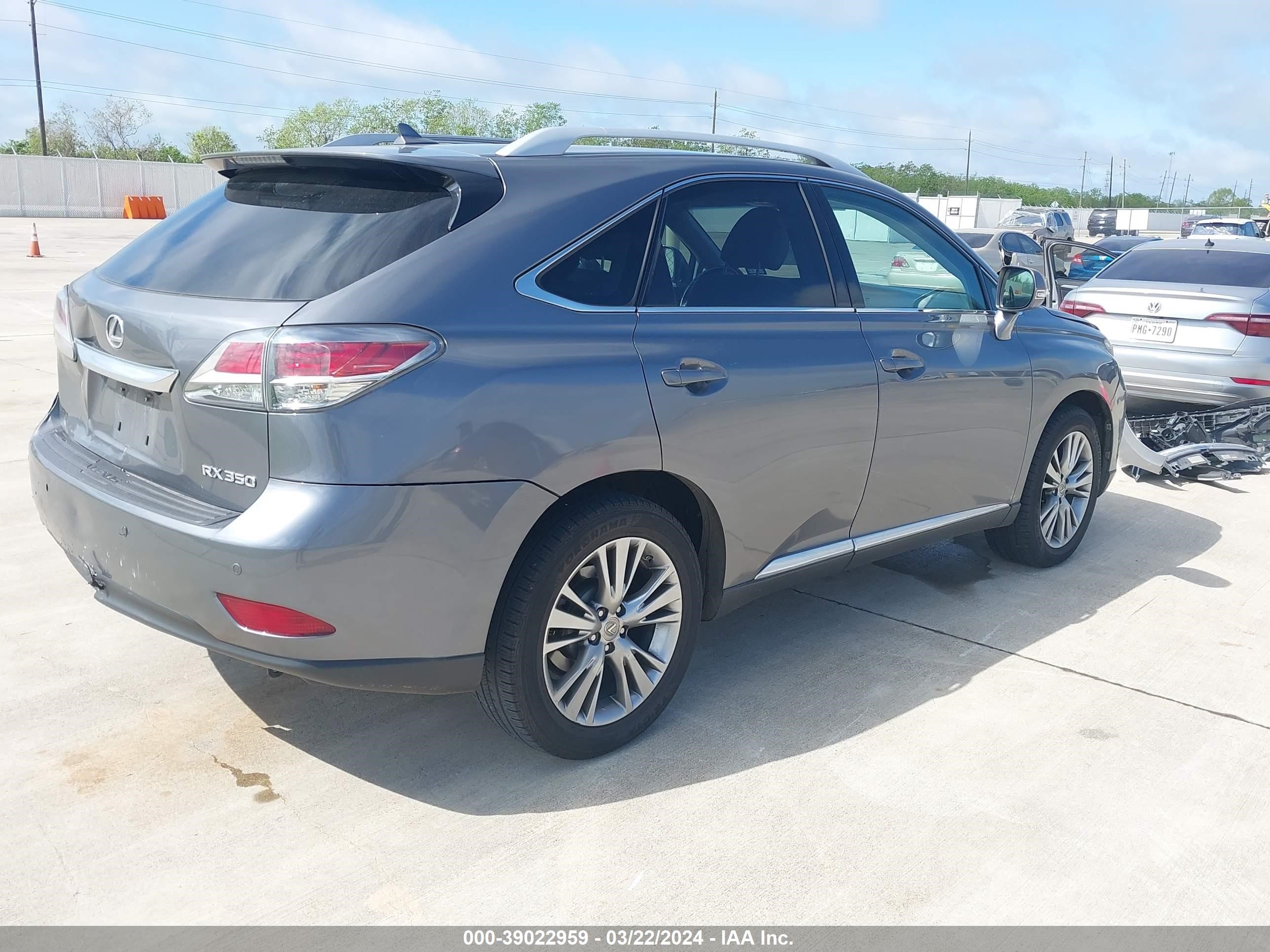 Photo 3 VIN: 2T2ZK1BA6DC092333 - LEXUS RX 