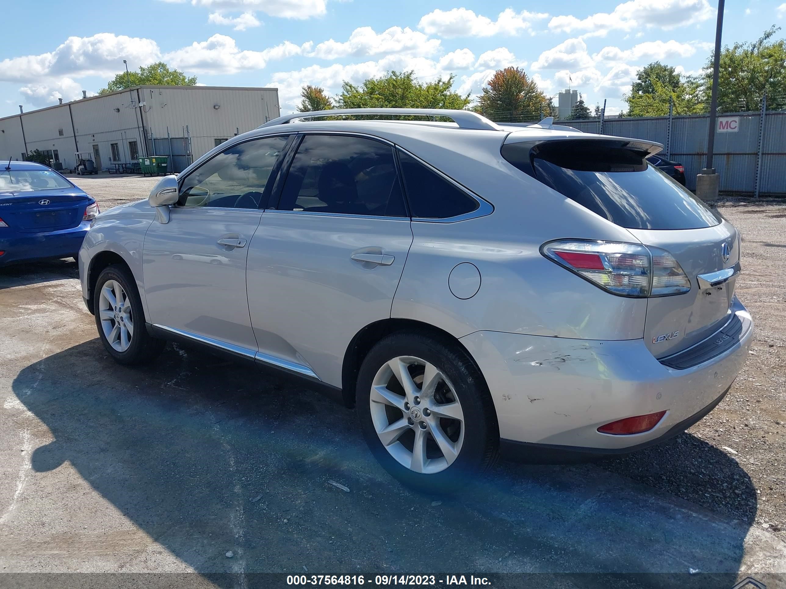 Photo 2 VIN: 2T2ZK1BA9AC018657 - LEXUS RX 