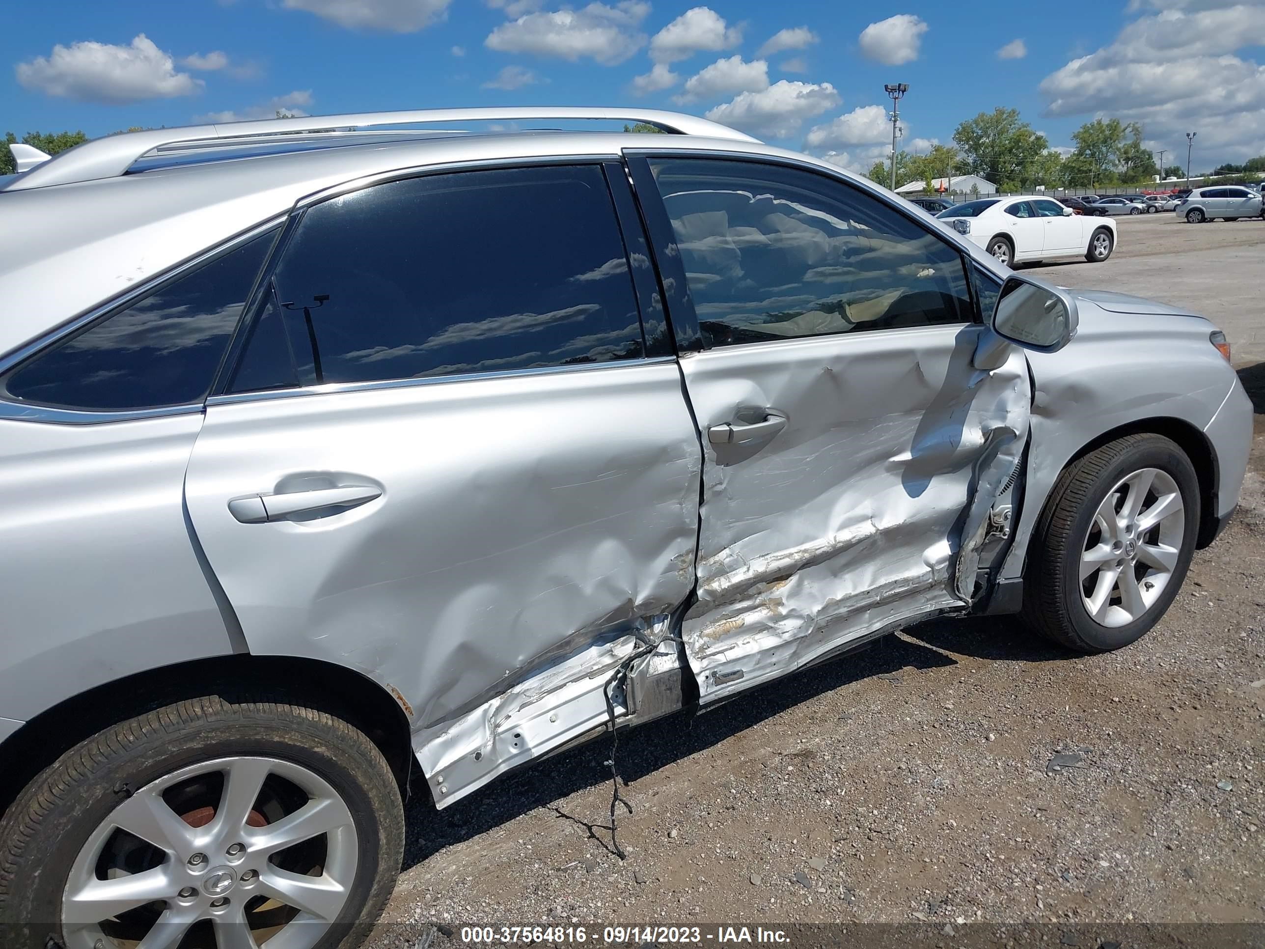 Photo 5 VIN: 2T2ZK1BA9AC018657 - LEXUS RX 