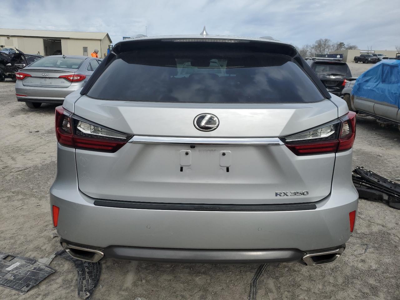 Photo 5 VIN: 2T2ZZMCA9JC105759 - LEXUS RX 