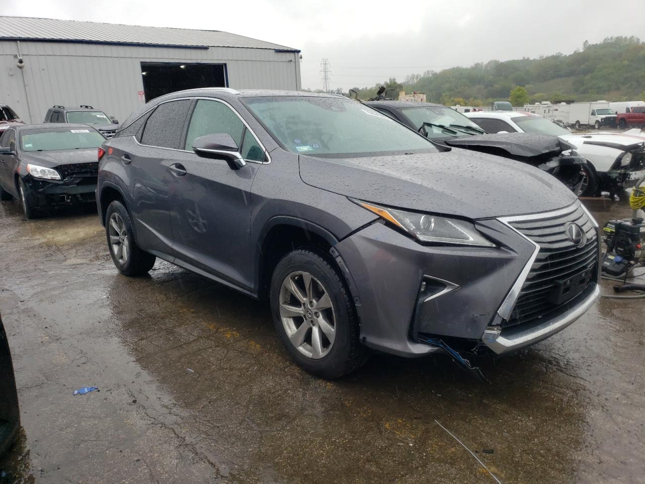 Photo 3 VIN: 2T2ZZMCAXJC107696 - LEXUS RX 