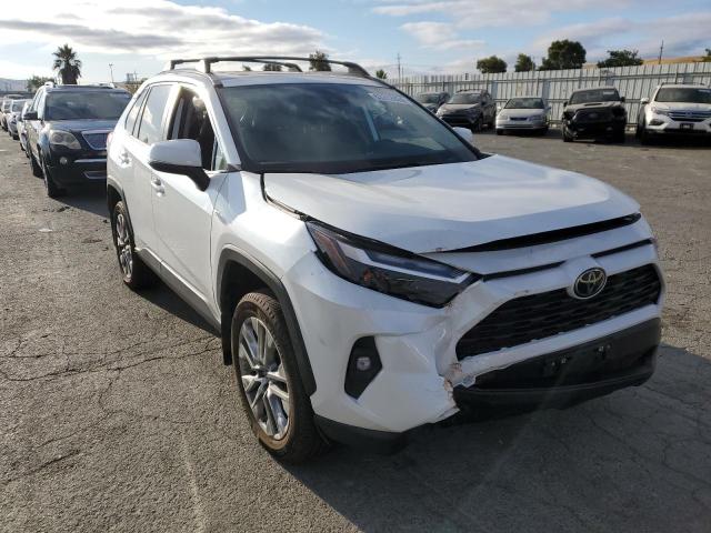 Photo 3 VIN: 2T3A1RFV8PW358218 - TOYOTA RAV4 XLE P 