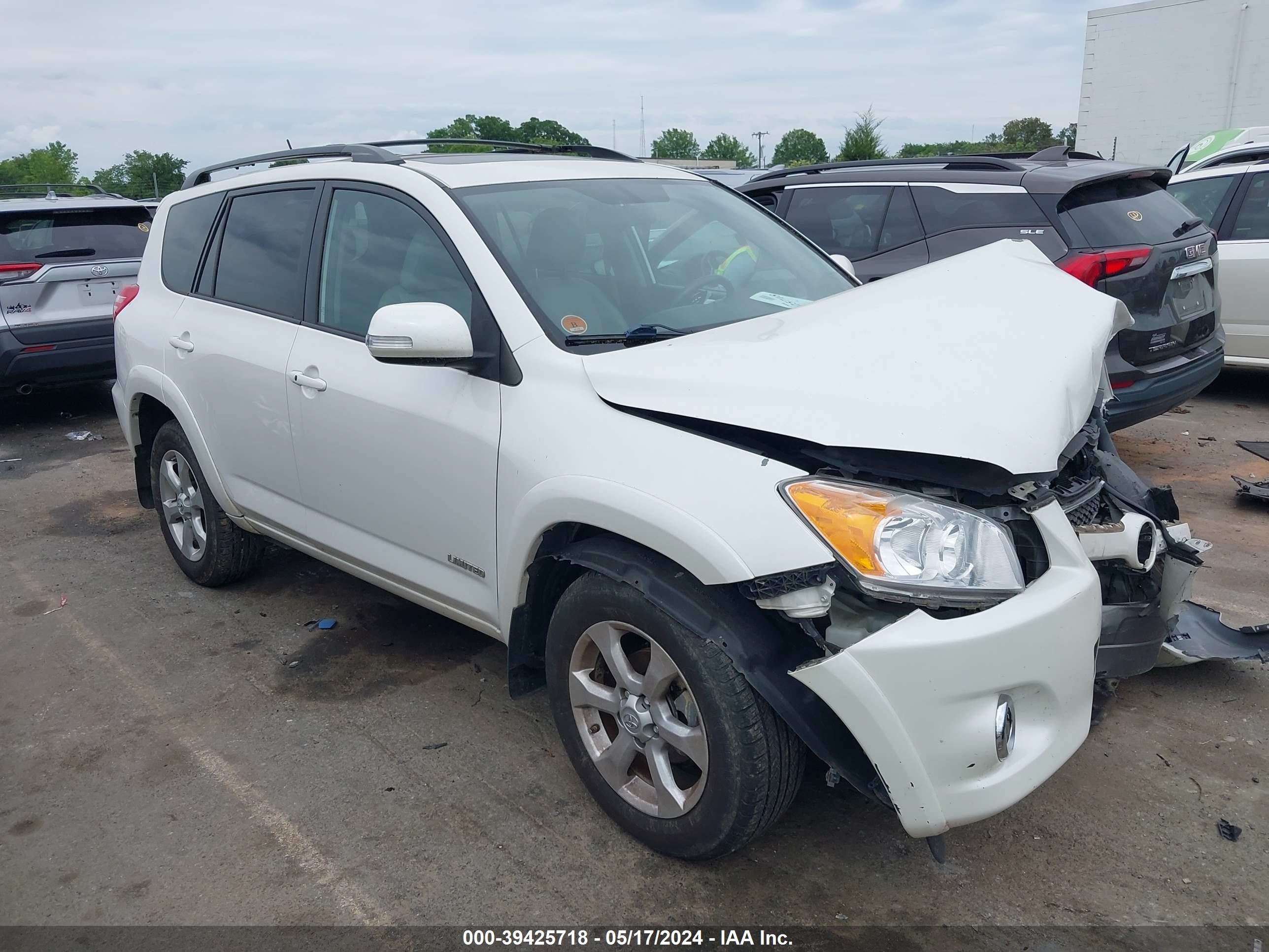 Photo 0 VIN: 2T3BF31V69W012794 - TOYOTA RAV 4 