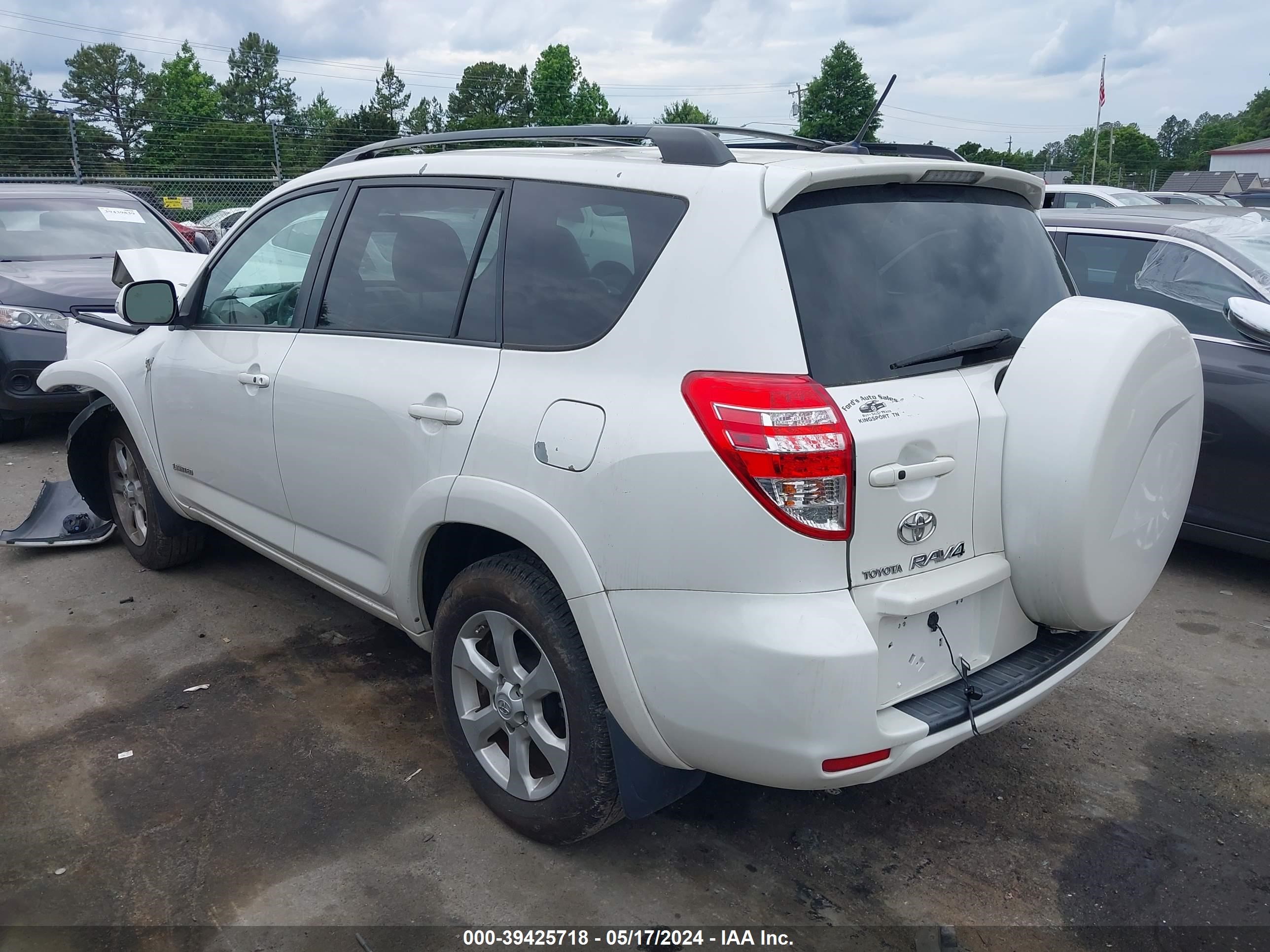 Photo 2 VIN: 2T3BF31V69W012794 - TOYOTA RAV 4 