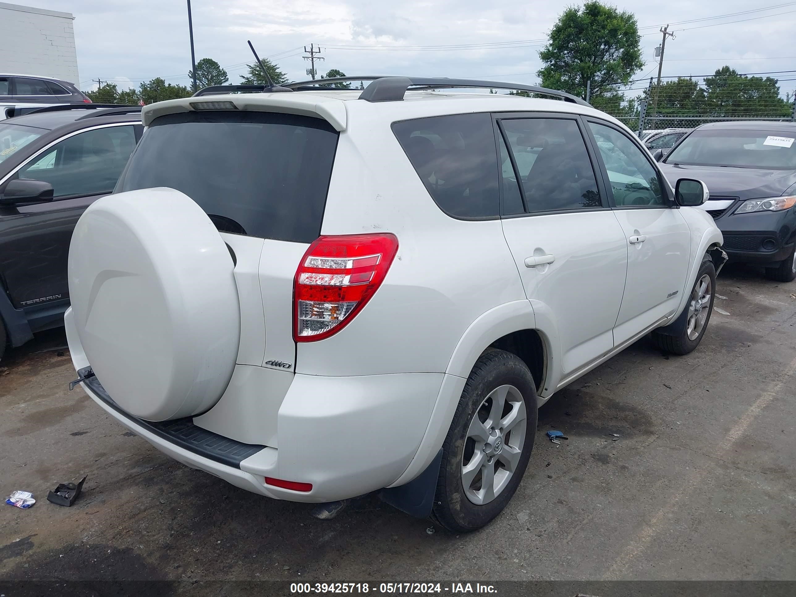 Photo 3 VIN: 2T3BF31V69W012794 - TOYOTA RAV 4 