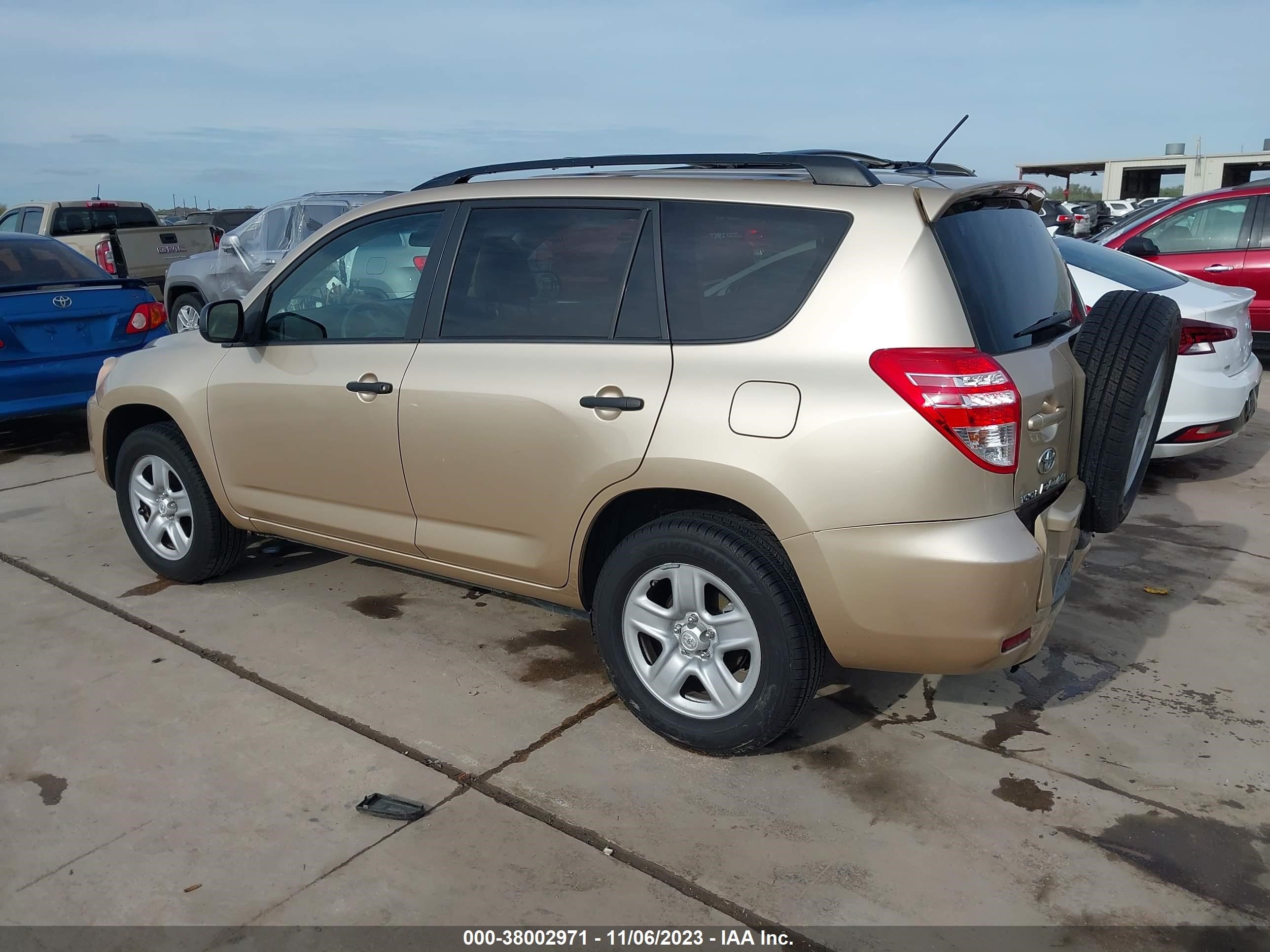 Photo 2 VIN: 2T3BF33V59W007700 - TOYOTA RAV 4 