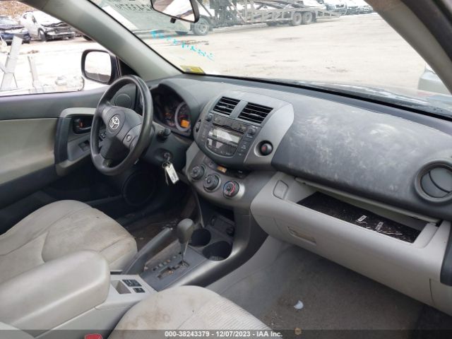 Photo 4 VIN: 2T3BF4DV0AW075282 - TOYOTA RAV4 