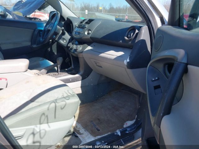 Photo 4 VIN: 2T3BF4DV0BW095971 - TOYOTA RAV4 