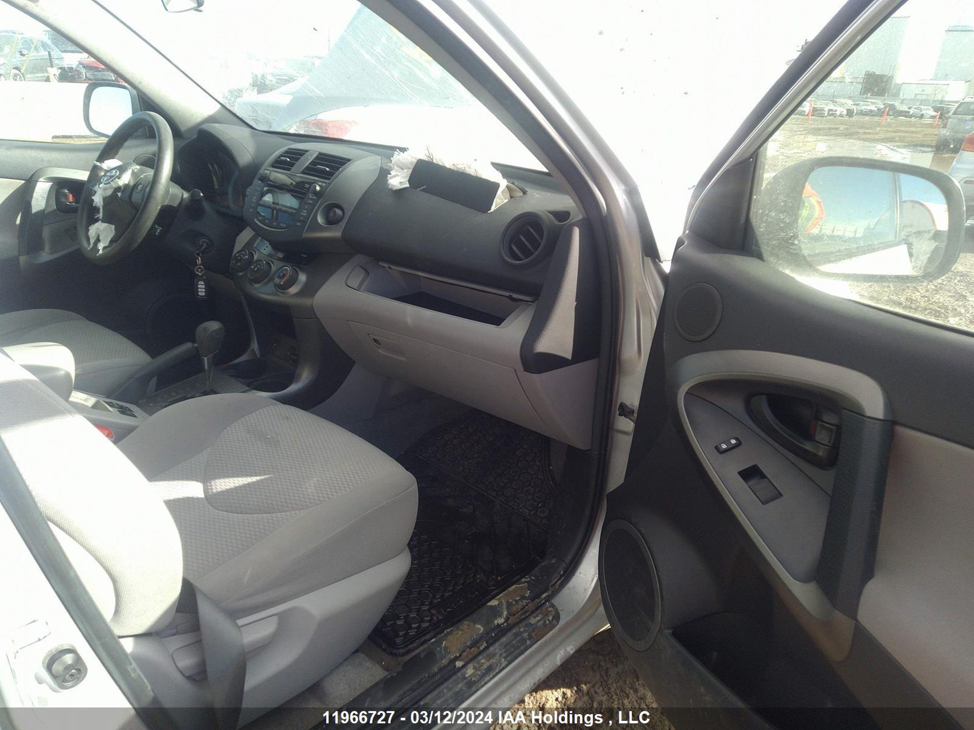 Photo 4 VIN: 2T3BF4DV0BW157210 - TOYOTA RAV 4 