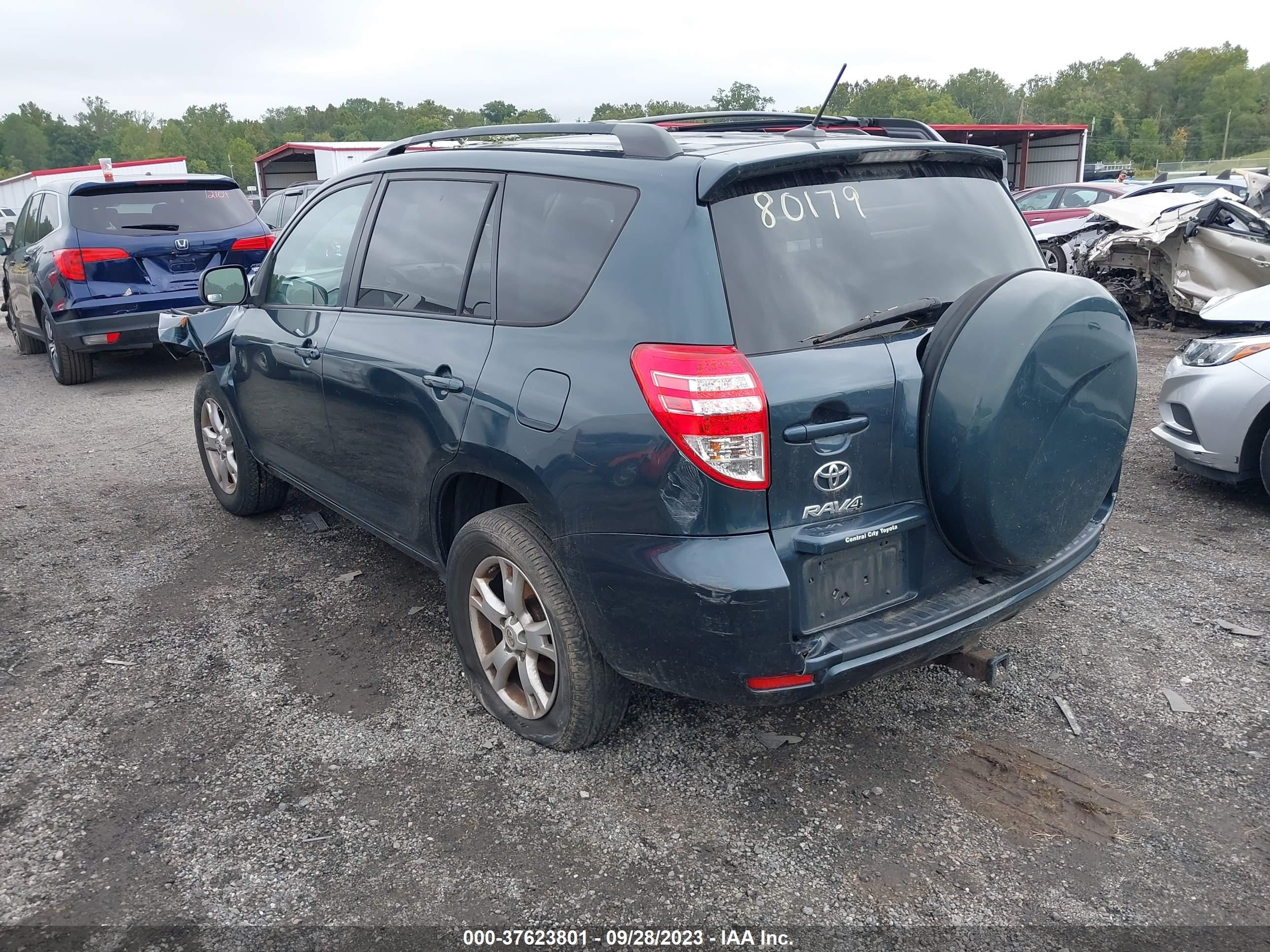 Photo 2 VIN: 2T3BF4DV0BW160768 - TOYOTA RAV 4 