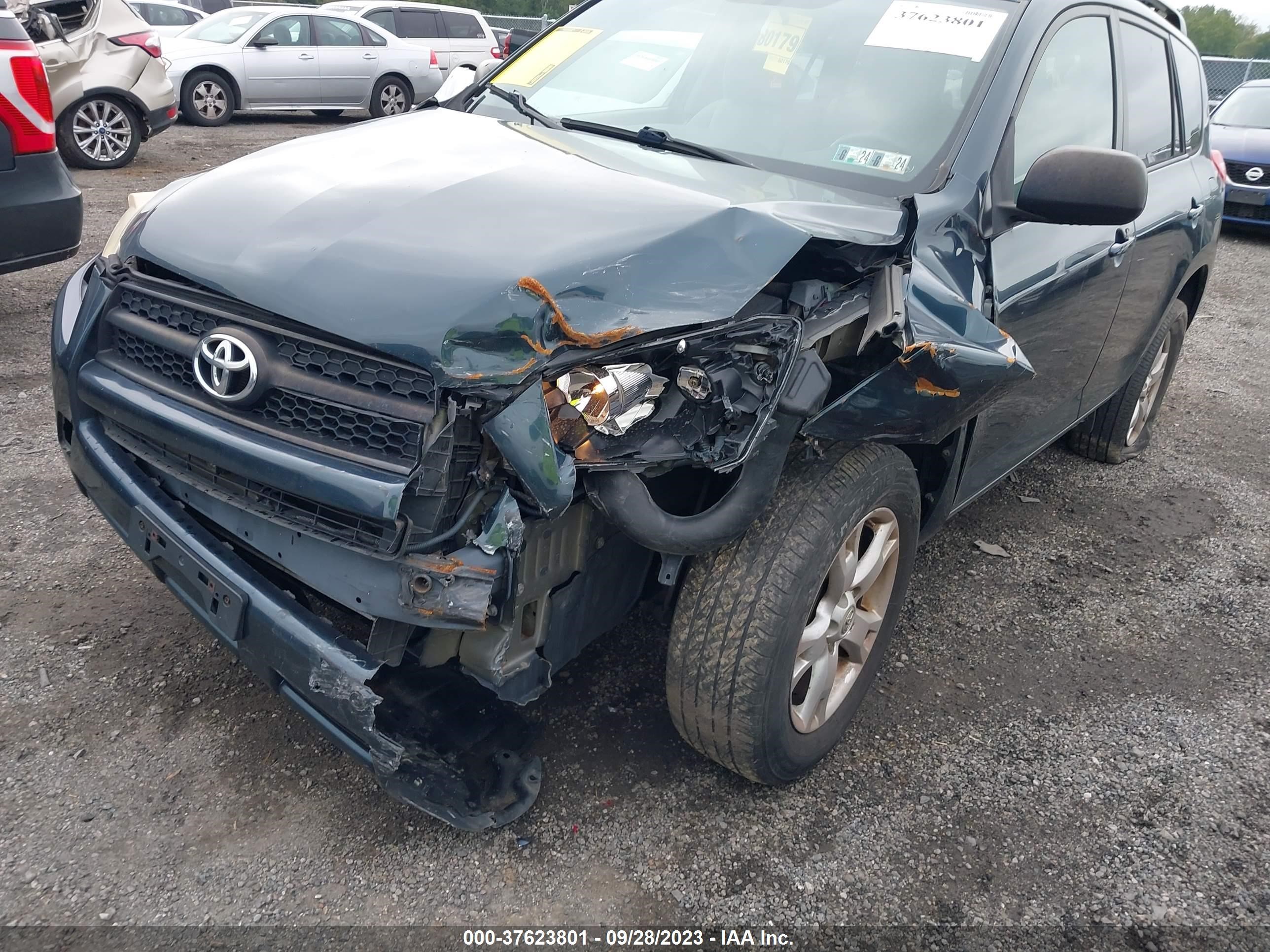 Photo 5 VIN: 2T3BF4DV0BW160768 - TOYOTA RAV 4 