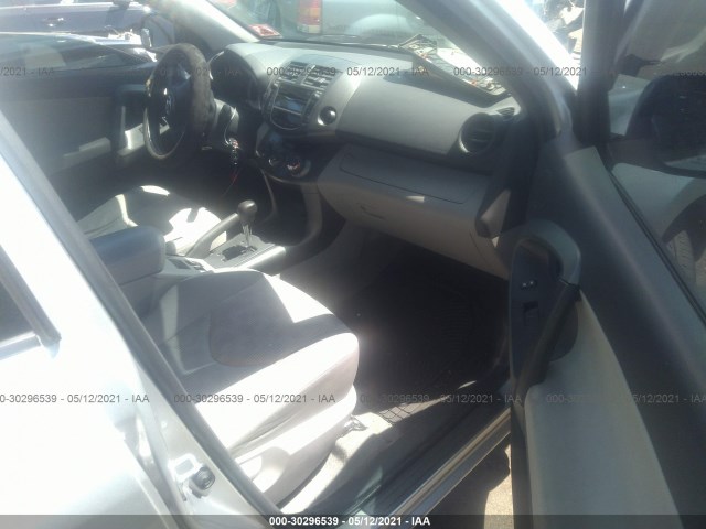 Photo 4 VIN: 2T3BF4DV1AW071449 - TOYOTA RAV4 