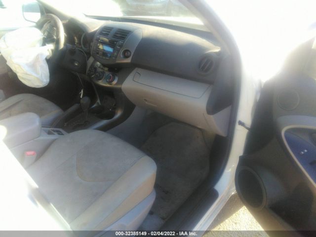 Photo 4 VIN: 2T3BF4DV1BW099169 - TOYOTA RAV4 