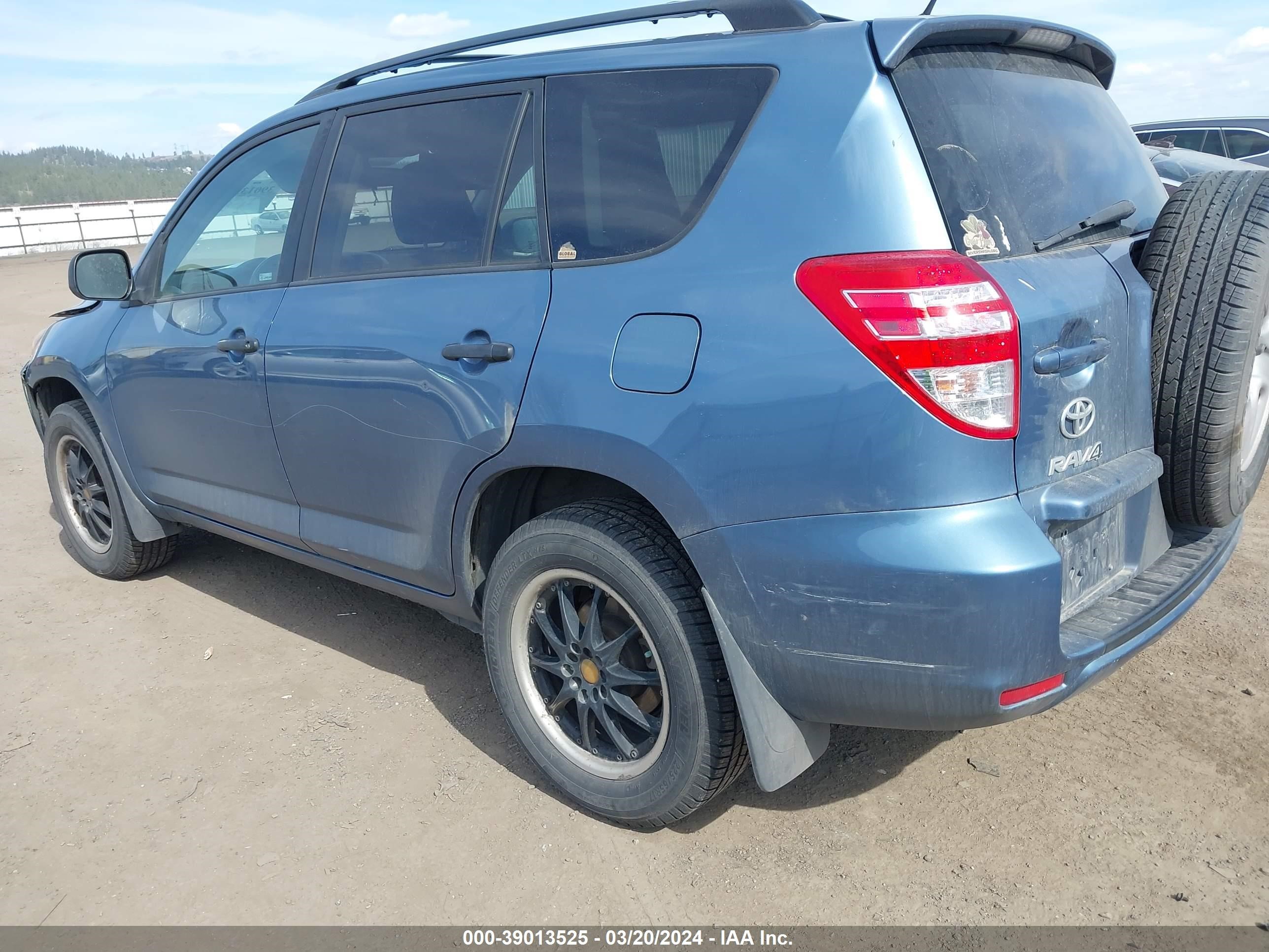 Photo 2 VIN: 2T3BF4DV1BW169933 - TOYOTA RAV 4 