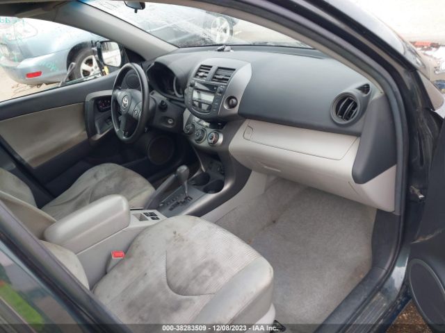 Photo 4 VIN: 2T3BF4DV1BW173738 - TOYOTA RAV4 