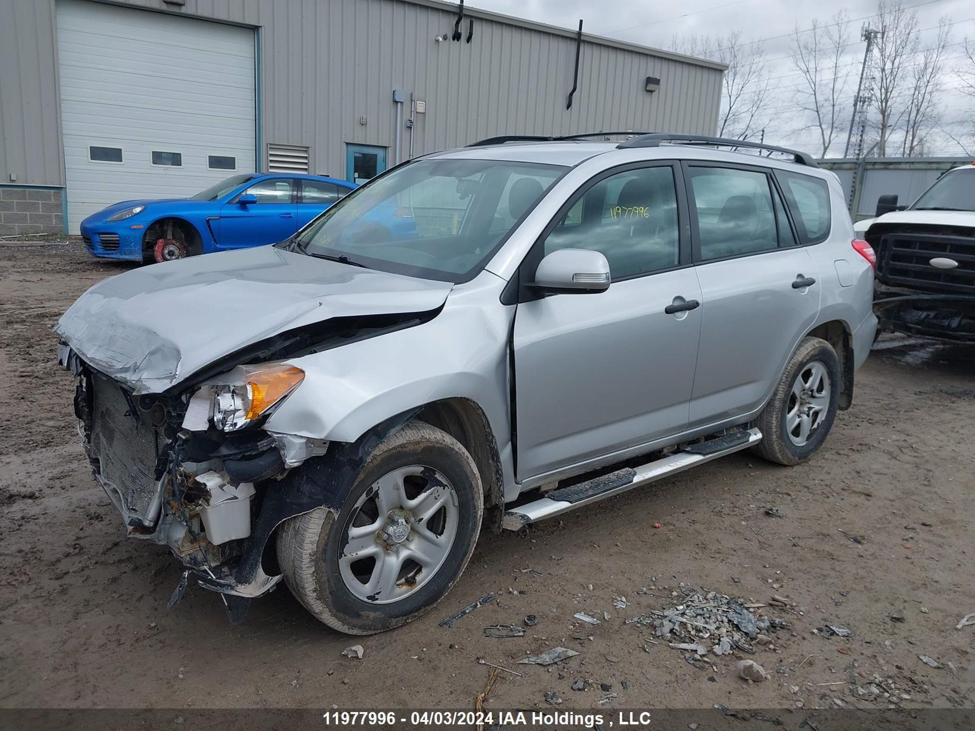 Photo 1 VIN: 2T3BF4DV1BW175490 - TOYOTA RAV 4 