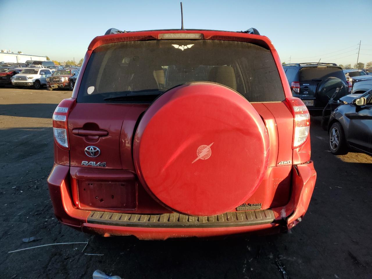 Photo 5 VIN: 2T3BF4DV1CW185793 - TOYOTA RAV 4 