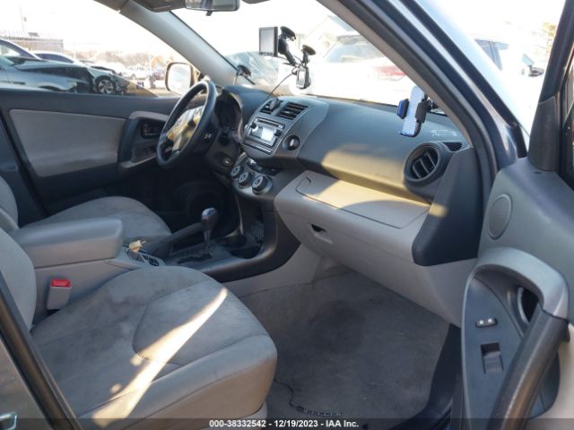 Photo 4 VIN: 2T3BF4DV1CW233647 - TOYOTA RAV4 