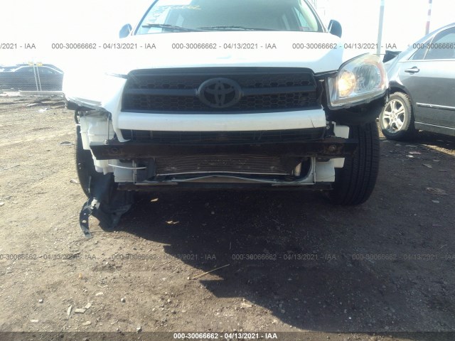 Photo 5 VIN: 2T3BF4DV1CW240288 - TOYOTA RAV4 