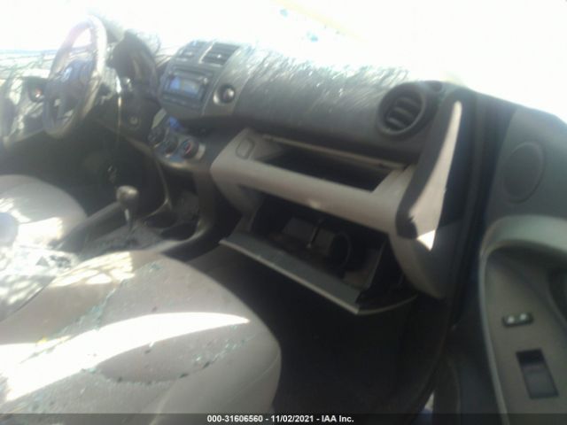 Photo 4 VIN: 2T3BF4DV1CW256085 - TOYOTA RAV4 