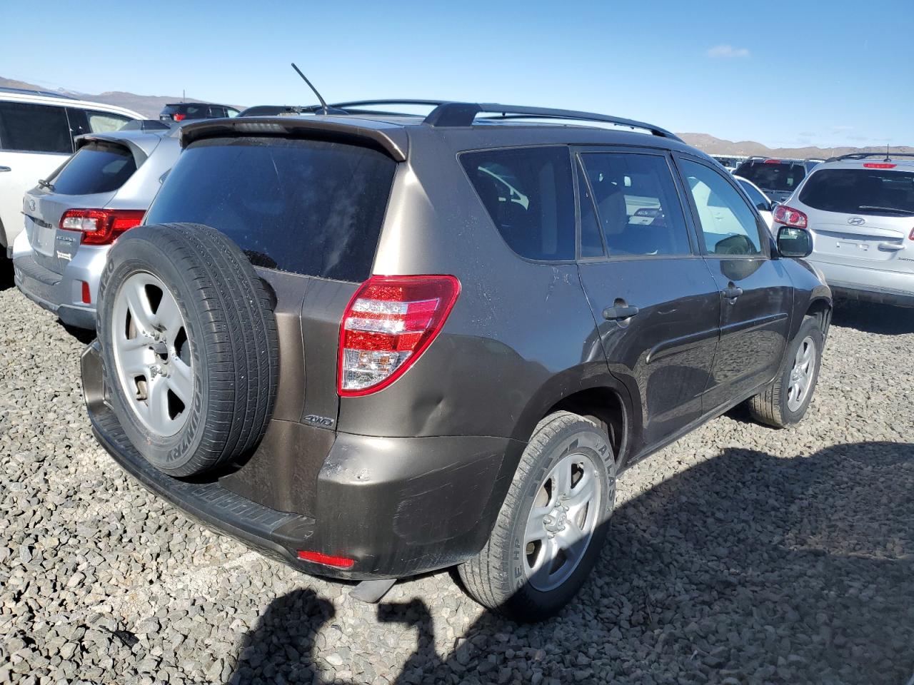 Photo 2 VIN: 2T3BF4DV1CW268933 - TOYOTA RAV 4 