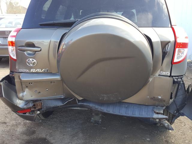 Photo 8 VIN: 2T3BF4DV2AW032529 - TOYOTA RAV4 