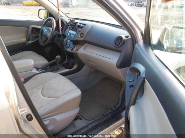 Photo 4 VIN: 2T3BF4DV2AW071170 - TOYOTA RAV4 