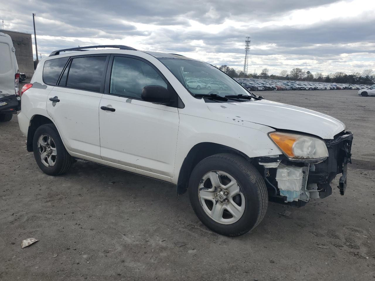 Photo 3 VIN: 2T3BF4DV2BW146578 - TOYOTA RAV 4 