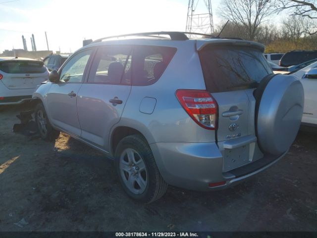 Photo 2 VIN: 2T3BF4DV2CW196558 - TOYOTA RAV4 