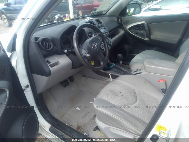 Photo 4 VIN: 2T3BF4DV2CW201001 - TOYOTA RAV4 