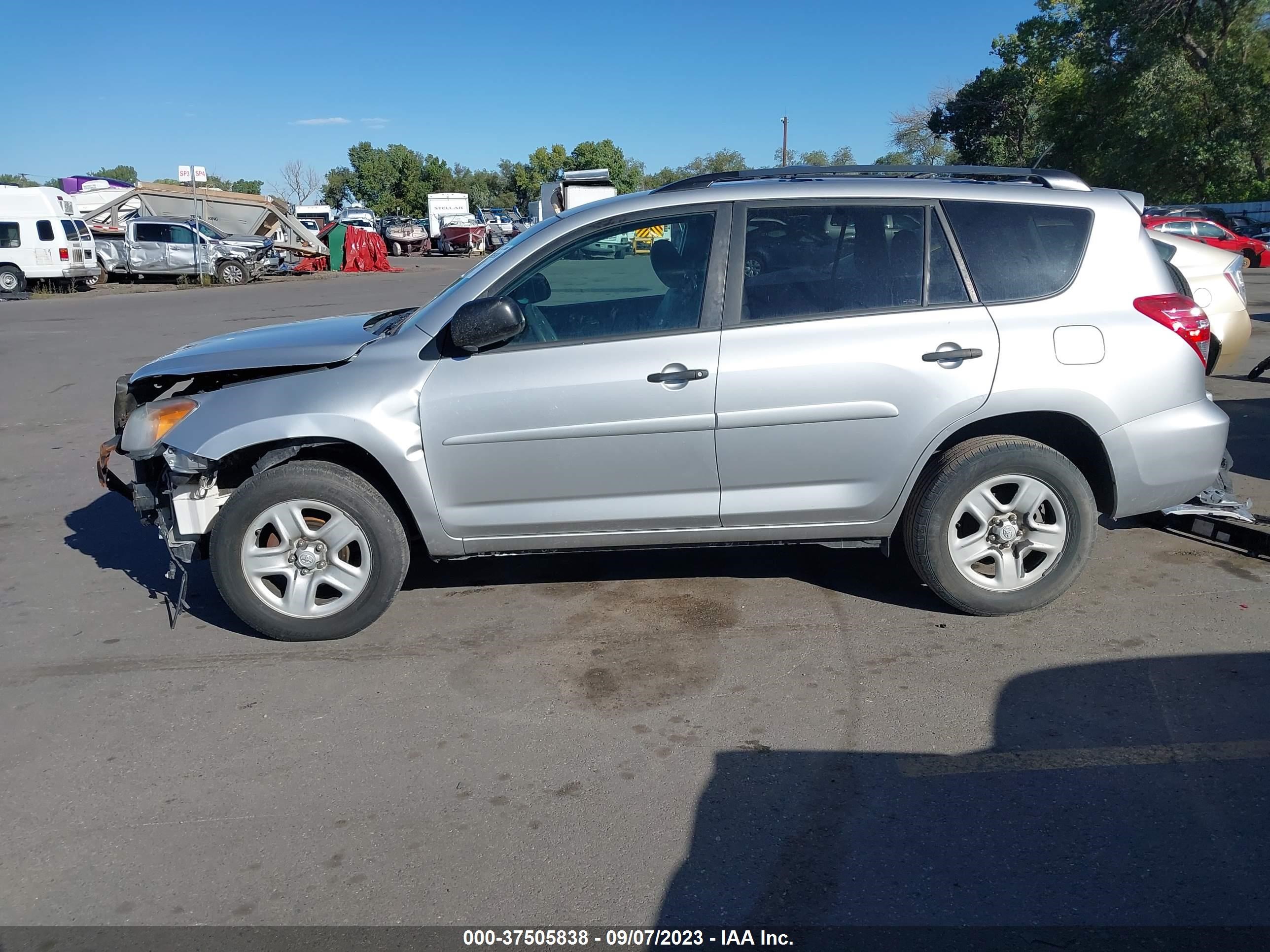 Photo 14 VIN: 2T3BF4DV2CW202620 - TOYOTA RAV 4 