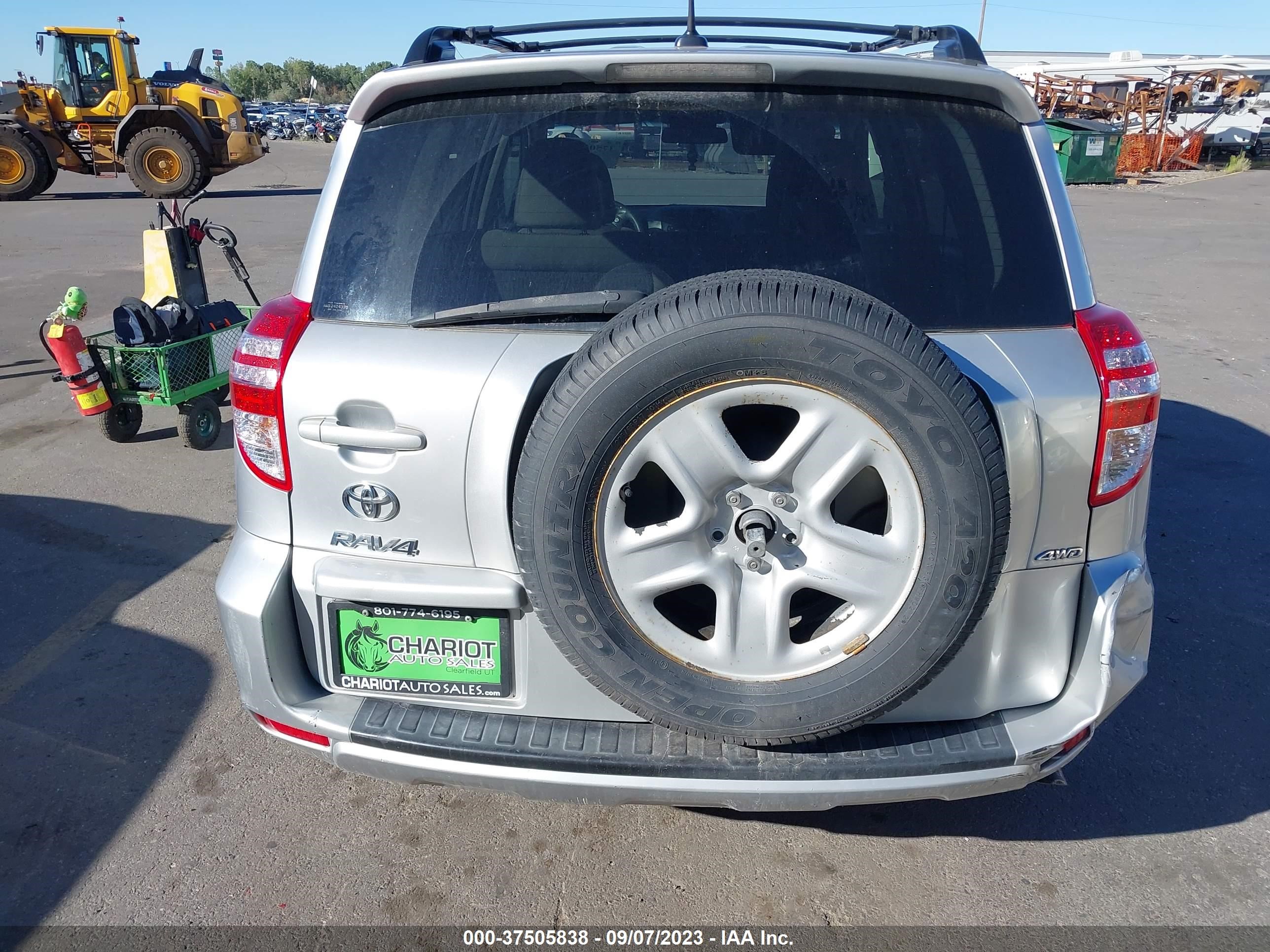 Photo 16 VIN: 2T3BF4DV2CW202620 - TOYOTA RAV 4 