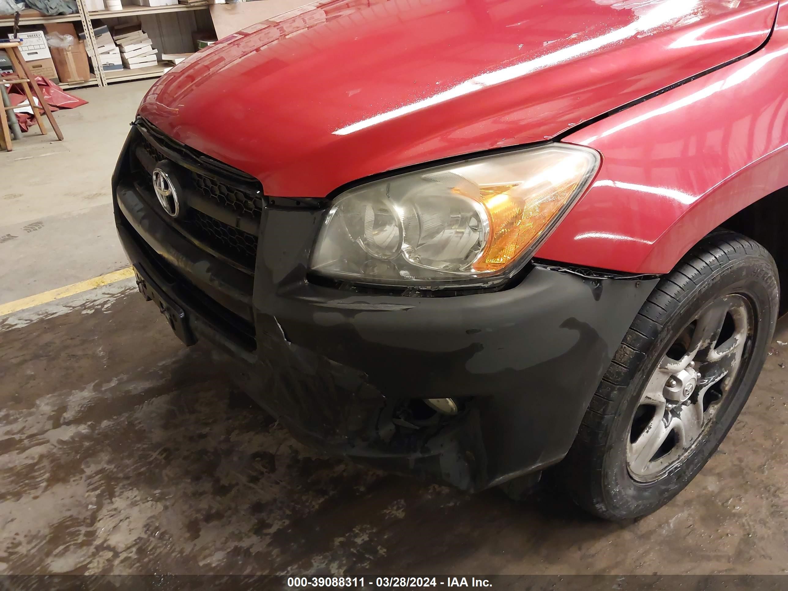 Photo 5 VIN: 2T3BF4DV2CW227680 - TOYOTA RAV 4 