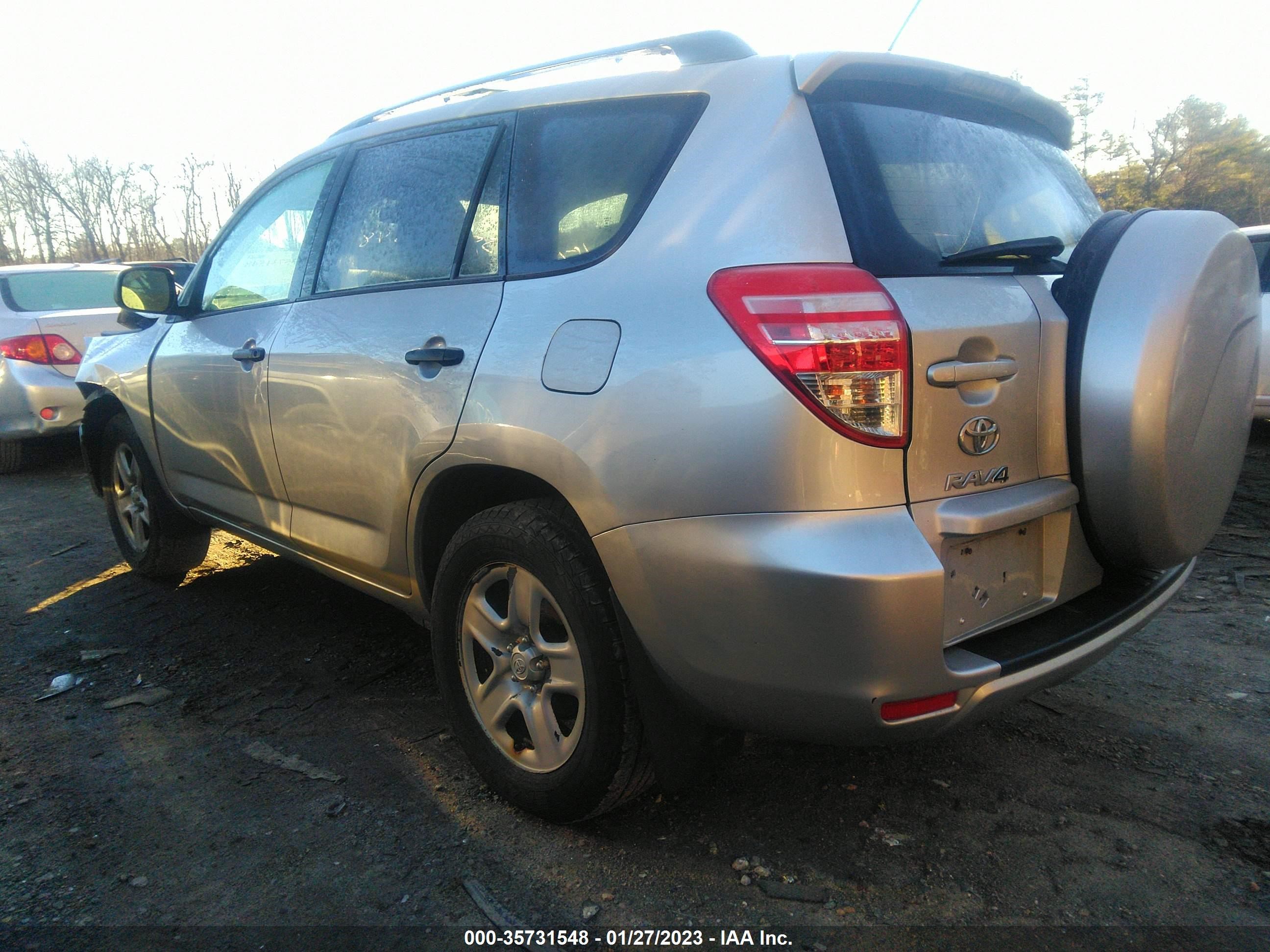 Photo 2 VIN: 2T3BF4DV2CW251025 - TOYOTA RAV 4 