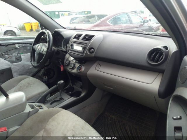 Photo 4 VIN: 2T3BF4DV2CW258797 - TOYOTA RAV4 