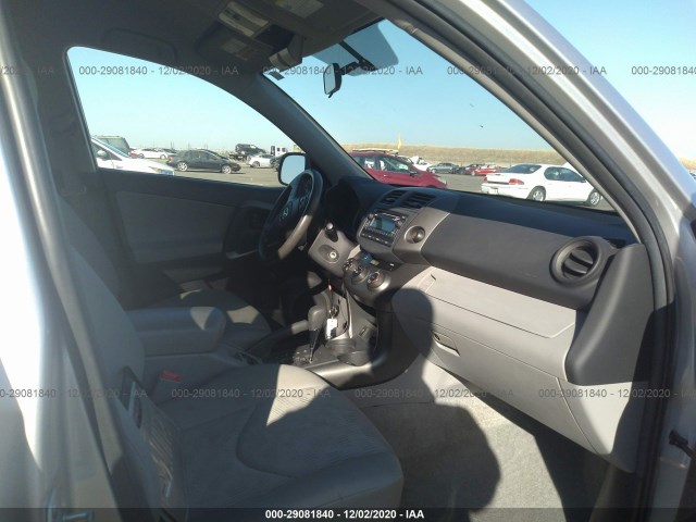 Photo 4 VIN: 2T3BF4DV2CW259979 - TOYOTA RAV4 