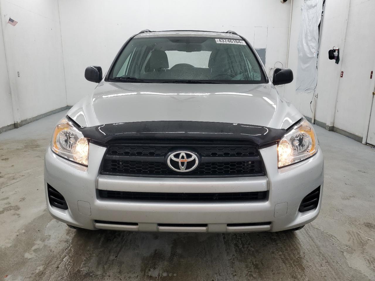 Photo 4 VIN: 2T3BF4DV2CW265541 - TOYOTA RAV 4 