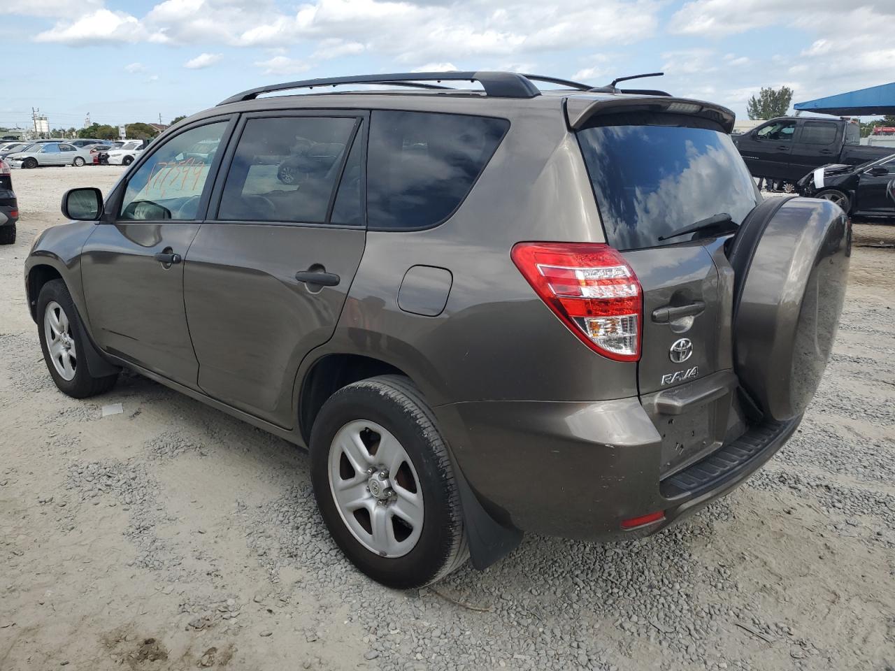 Photo 1 VIN: 2T3BF4DV3CW217207 - TOYOTA RAV 4 