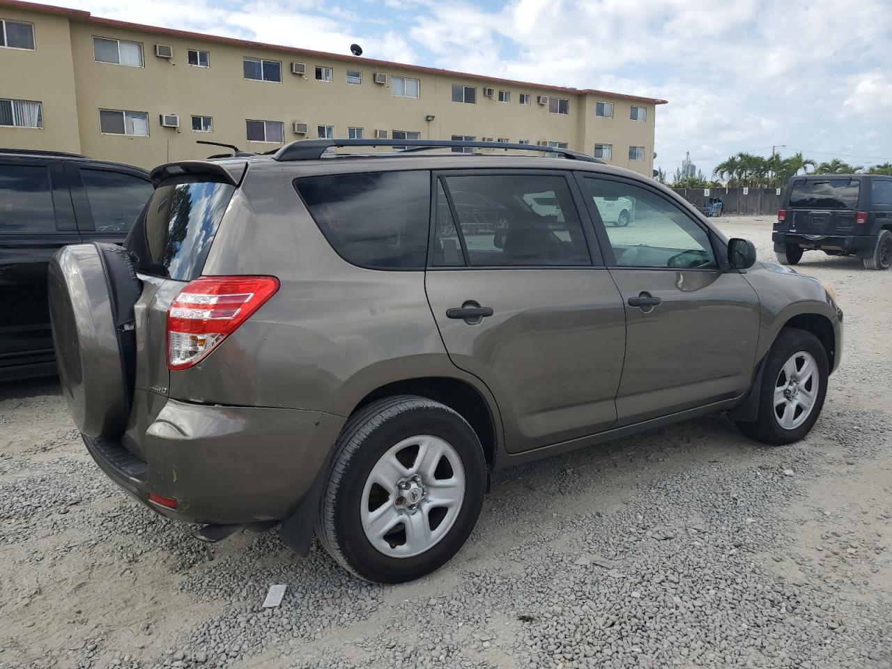 Photo 2 VIN: 2T3BF4DV3CW217207 - TOYOTA RAV 4 