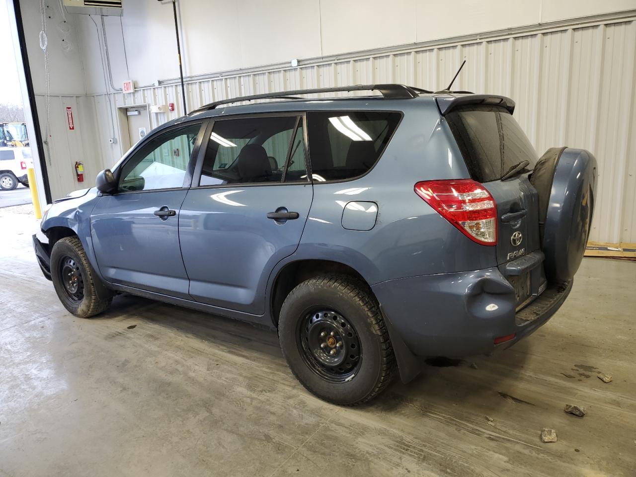 Photo 1 VIN: 2T3BF4DV3CW225114 - TOYOTA RAV 4 