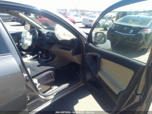 Photo 4 VIN: 2T3BF4DV4AW055200 - TOYOTA RAV4 