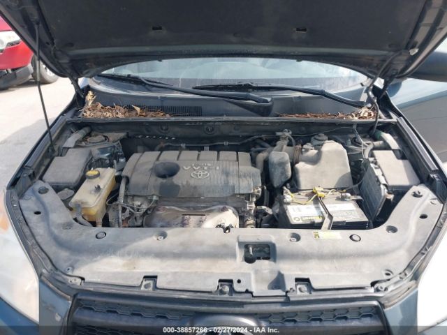 Photo 9 VIN: 2T3BF4DV4AW068920 - TOYOTA RAV4 