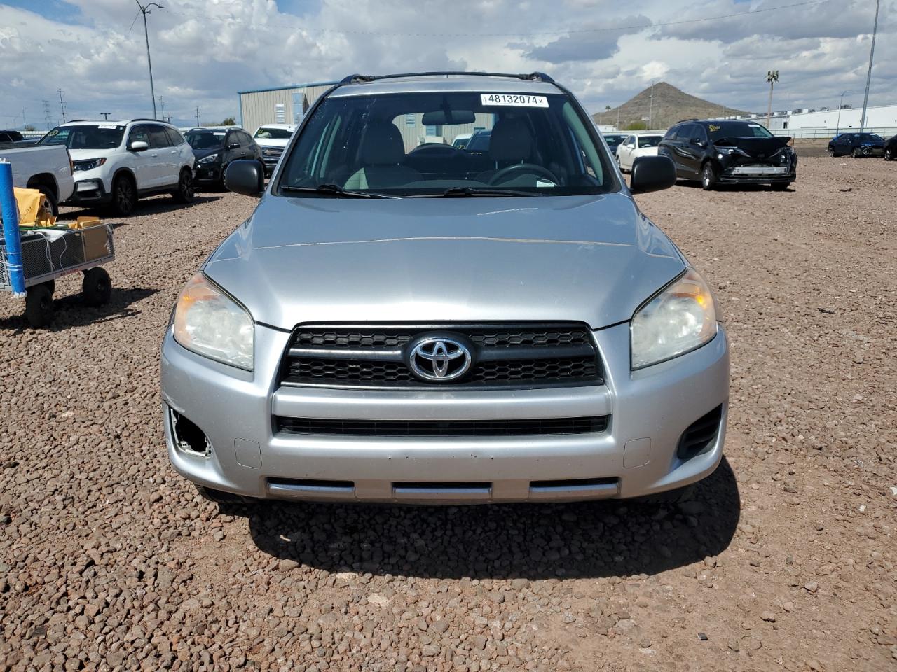 Photo 4 VIN: 2T3BF4DV4BW100086 - TOYOTA RAV 4 