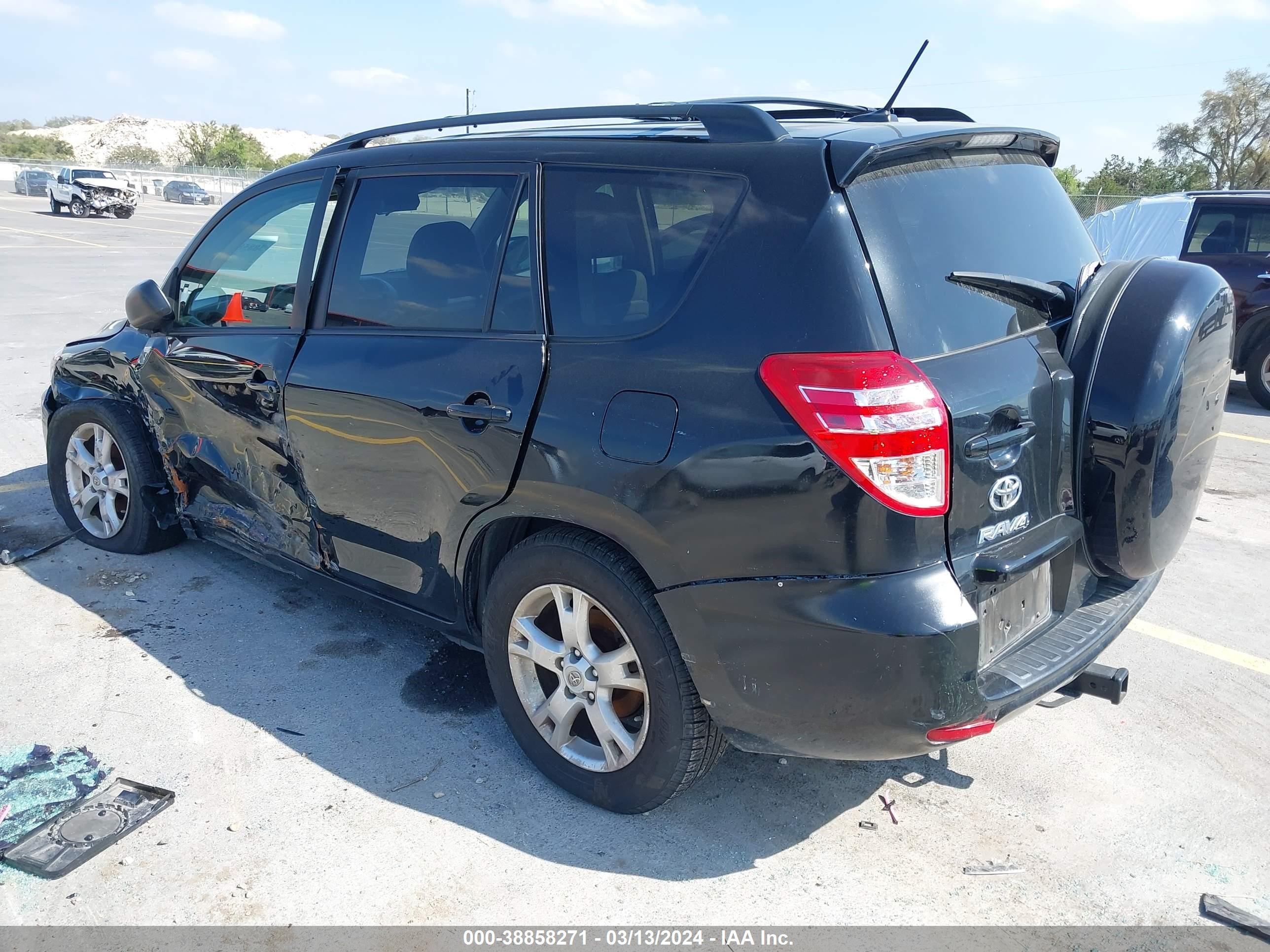 Photo 2 VIN: 2T3BF4DV4BW138191 - TOYOTA RAV 4 